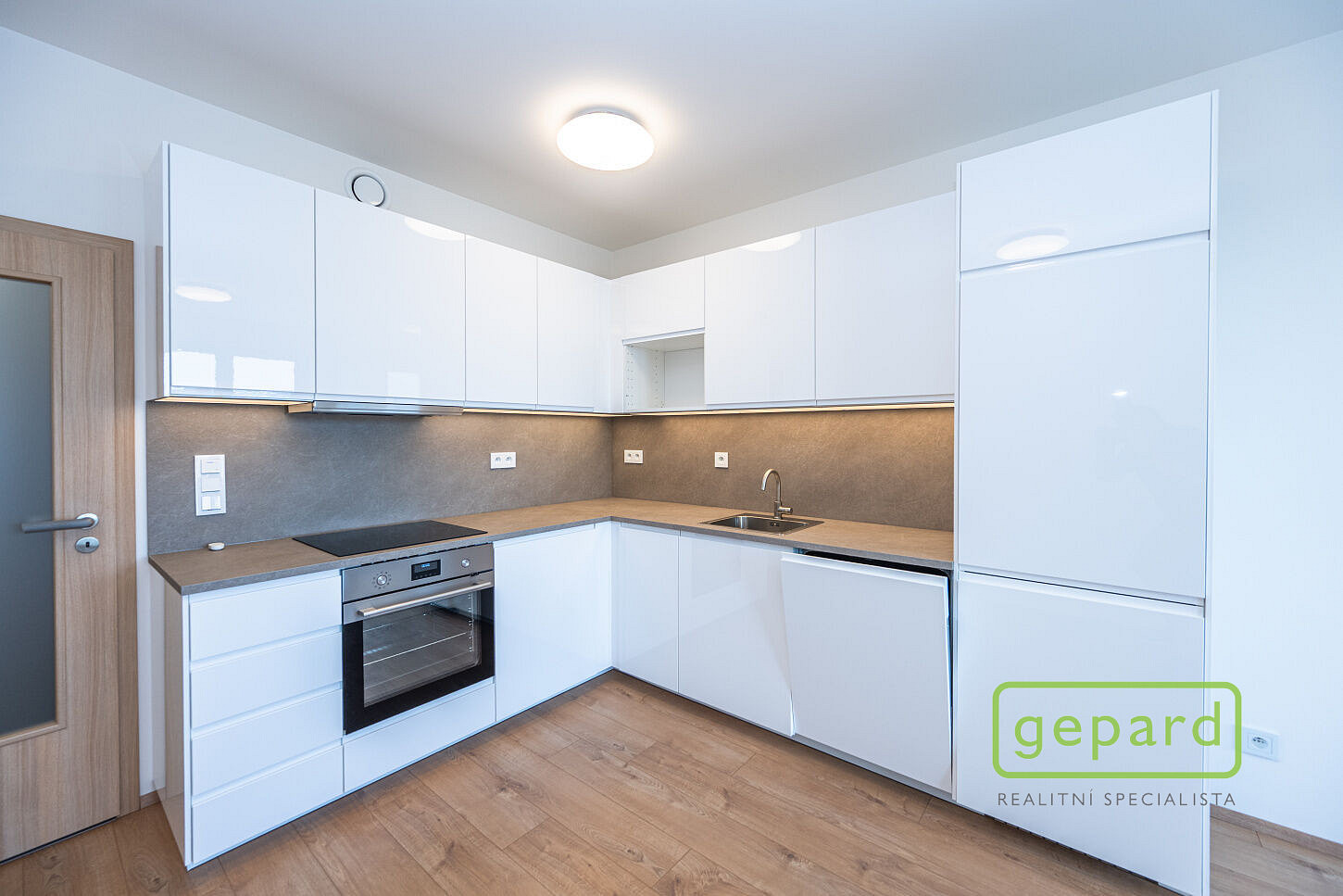 Pronájem bytu 3+kk 62 m² — photo 2