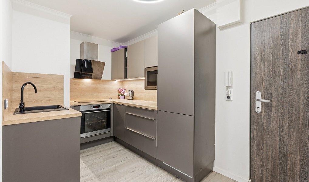 Prodej bytu 2+1 38 m², Praha – náhled fotky 2