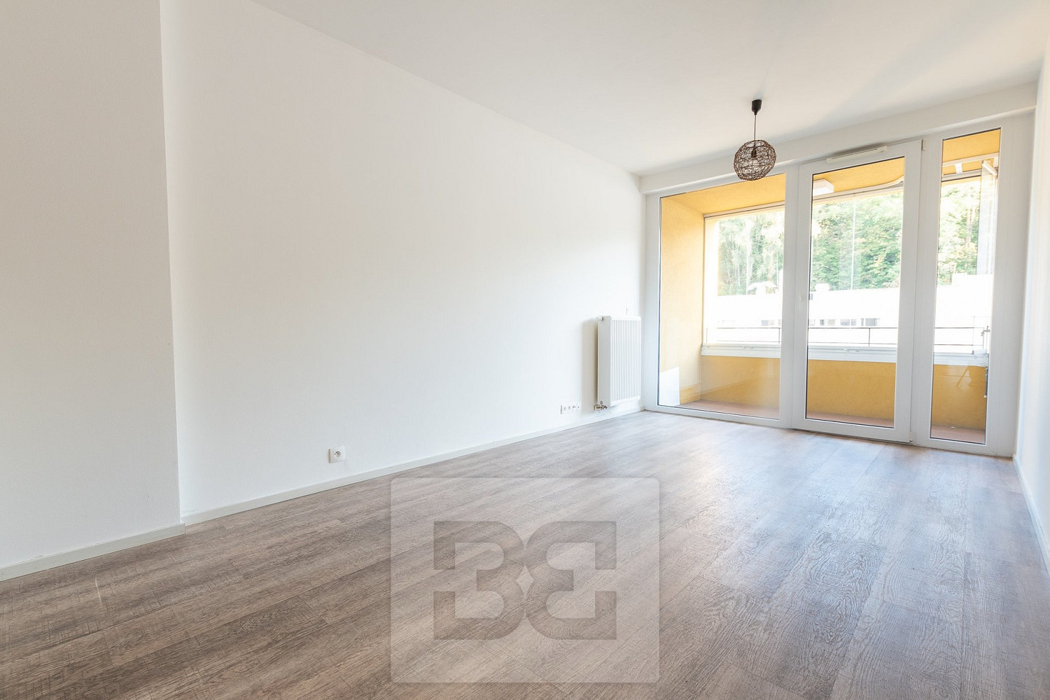 Pronájem bytu 2+kk 48 m² – fotografie 2