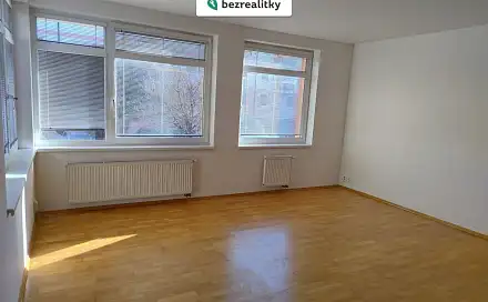 Prodej bytu 1+kk 46 m², Nad Okrouhlíkem, Praha 8 - Libeň