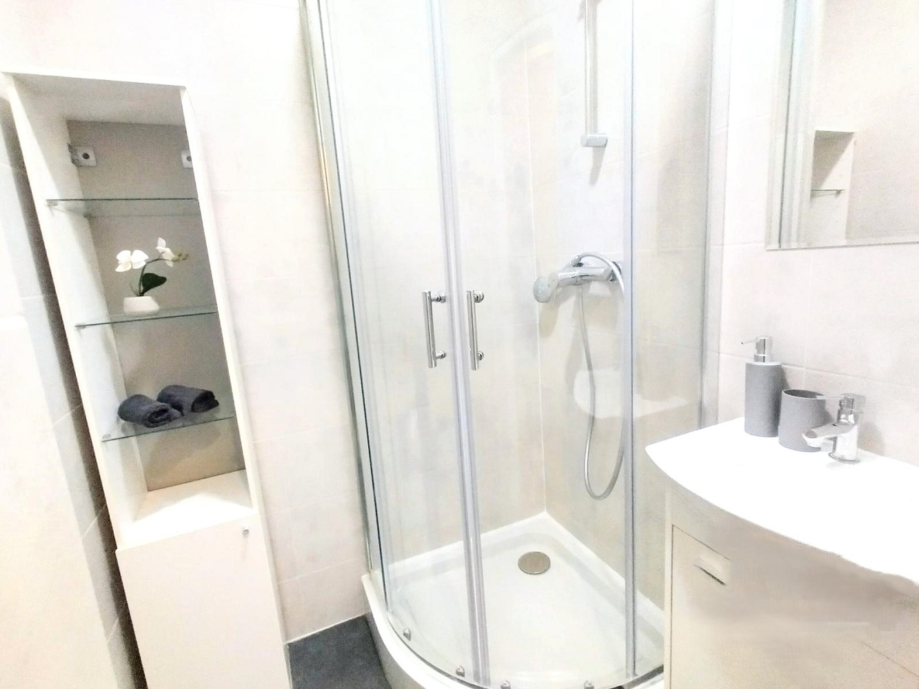 Pronájem bytu 1+1 35 m² - Widok 6