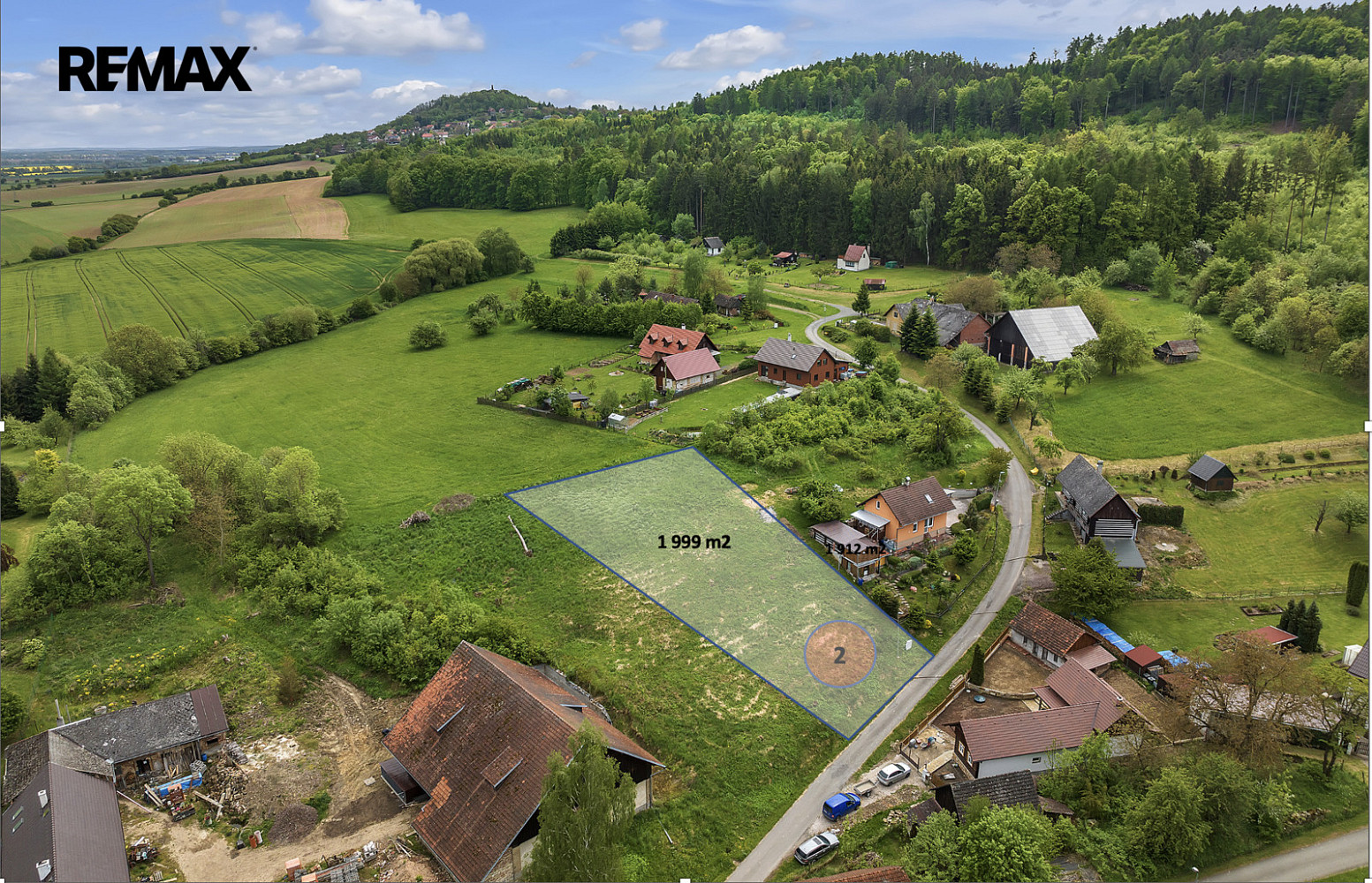 Prodej stavebního pozemku 2 000 m²