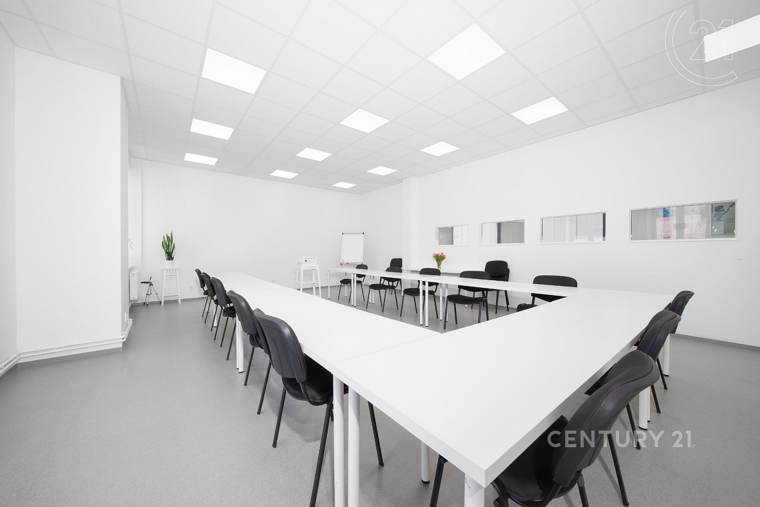 Pronájem kanceláře 60 m² – fotografie 2