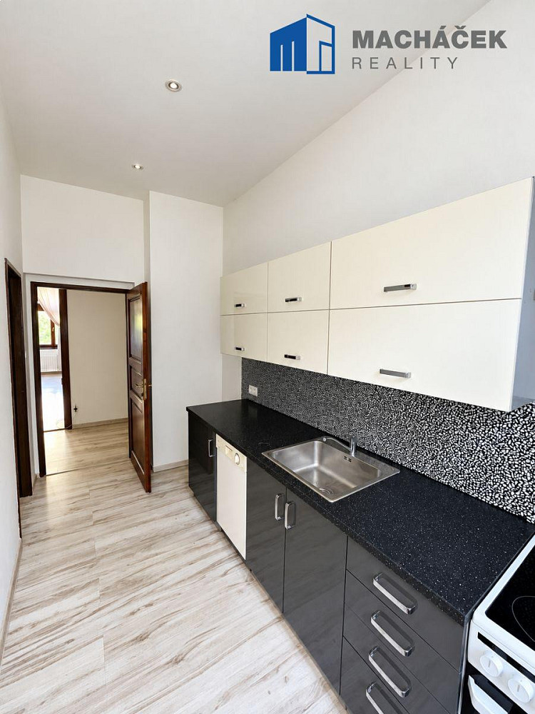 Pronájem bytu 3+1 64 m² – fotografie 3
