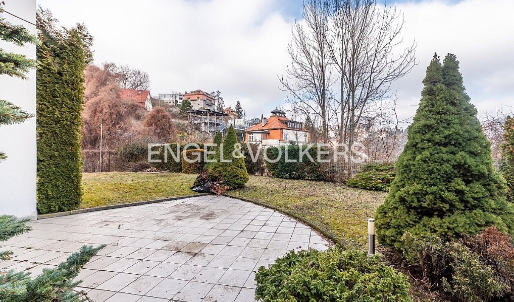 Pronájem domu 801 m² s pozemkem 1 299 m², Praha – náhled fotky 11