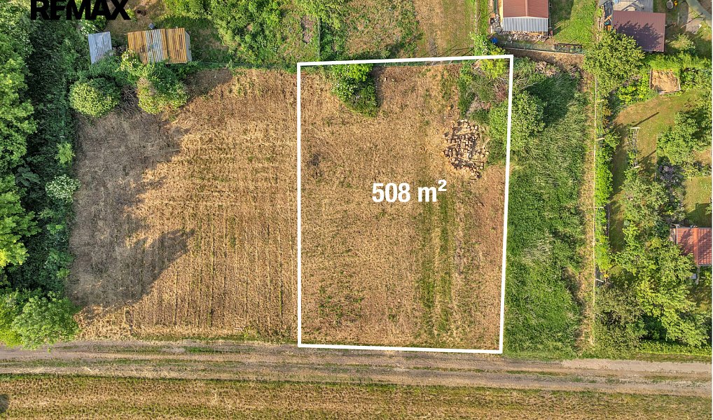 Prodej stavebního pozemku 508 m², Milovice – náhled fotky 2
