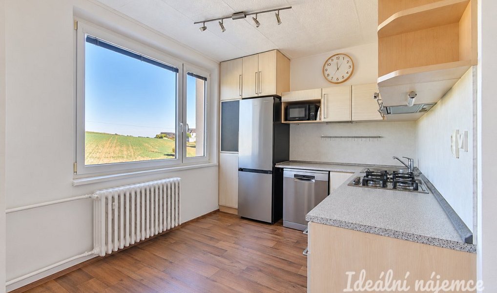 Pronájem bytu 3+1 80 m², Rosice – náhled fotky 2
