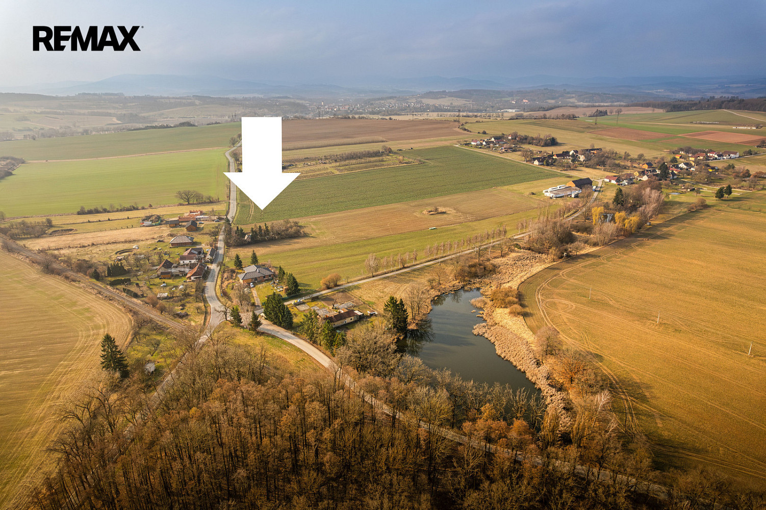 Prodej stavebního pozemku 1 495 m² – pohled 4