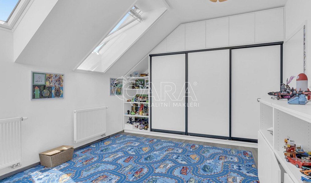 Prodej domu 255 m² s pozemkem 775 m², Šestajovice – náhled fotky 18