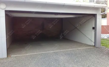 Pronájem garáže pro 2 vozy, centrum města, Hořická, Hradec Králové