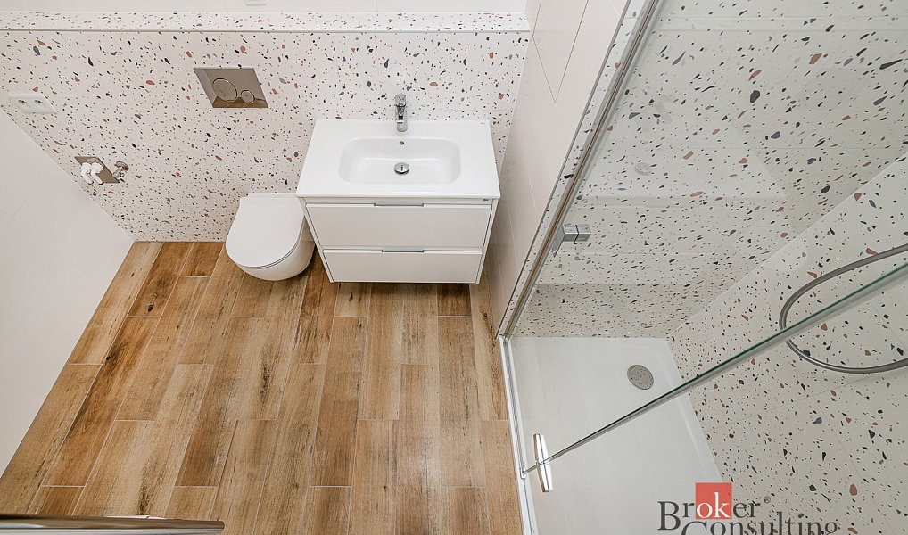 Pronájem bytu 1+kk 30 m², Plzeň – náhled fotky 12