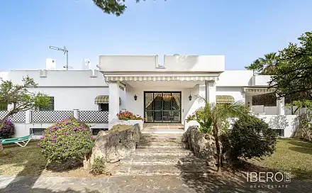 Prodej domu 682 m² s pozemkem 1 018 m², Nagüeles, Španělsko