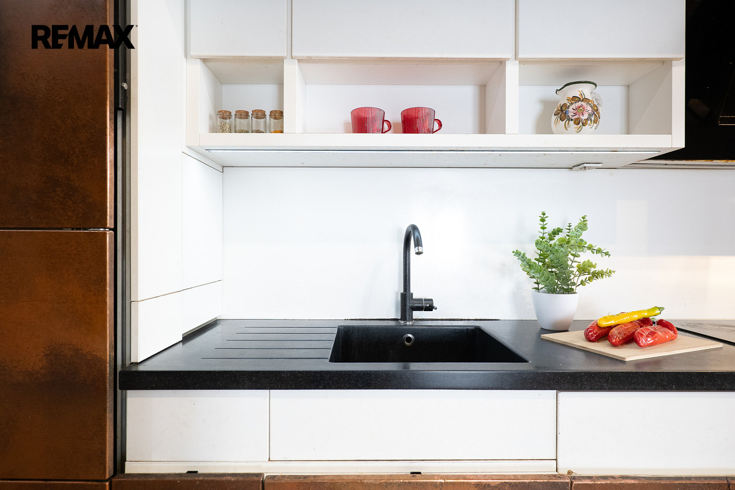 Prodej obchodních prostor 240 m² – další