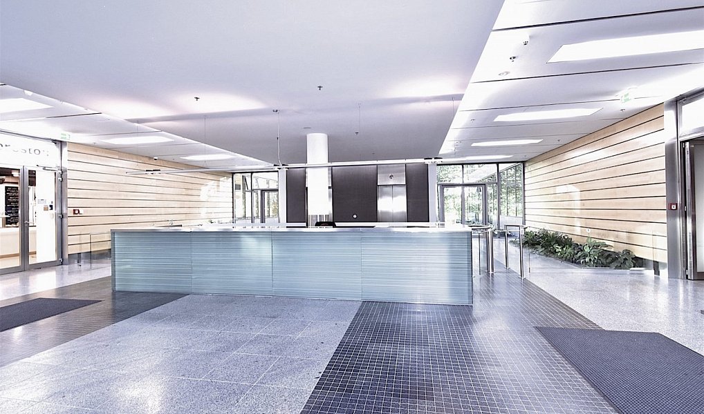 Pronájem kanceláře 531 m², Vestec – náhled fotky 2
