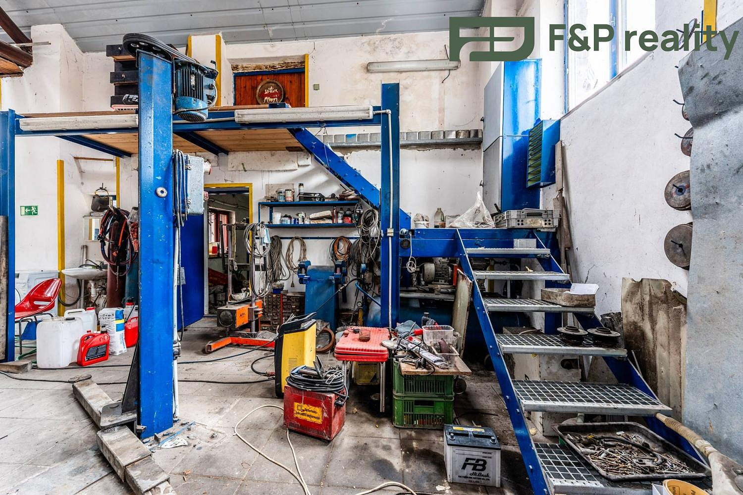 Prodej domu 100 m² s pozemkem 1 266 m² — photo 2