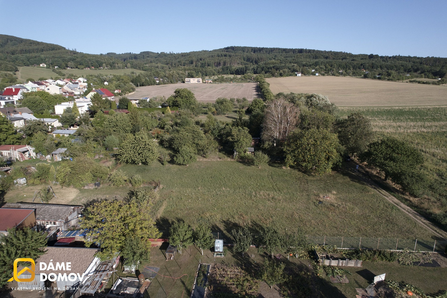 Prodej stavebního pozemku 1 012 m² – fotografie 3