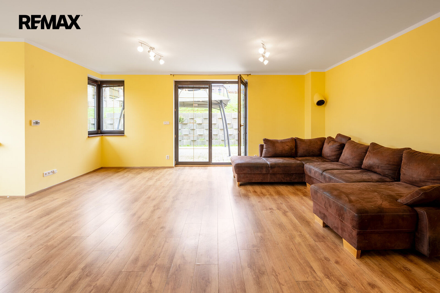 Prodej domu 205 m² s pozemkem 946 m² — photo 2