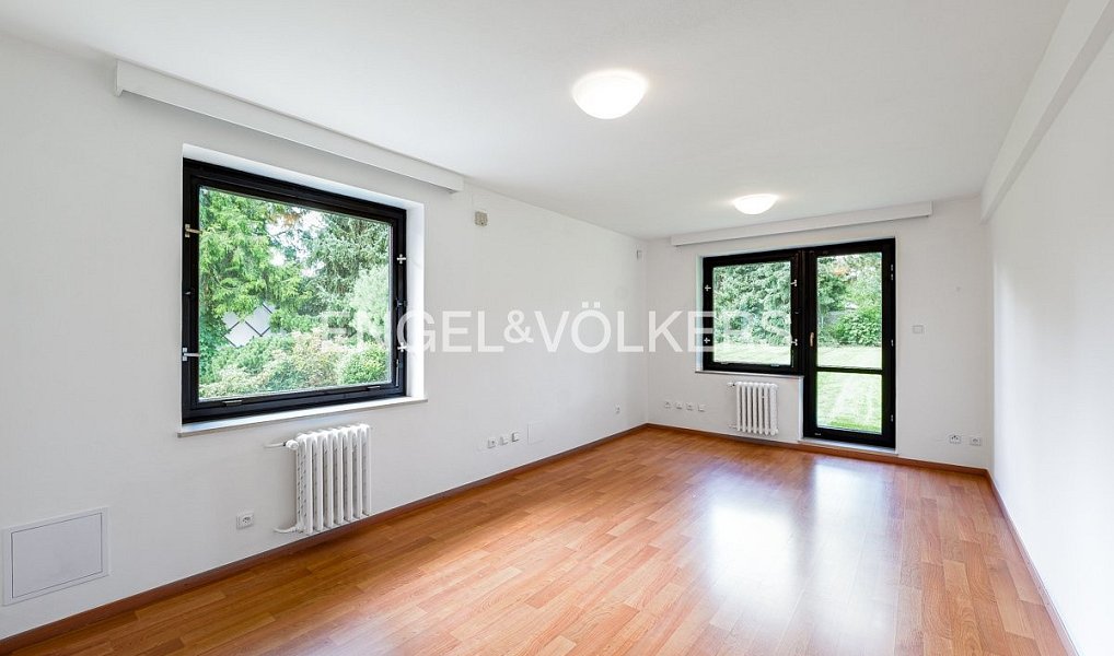 Pronájem domu 417 m² s pozemkem 1 000 m², Praha – náhled fotky 7