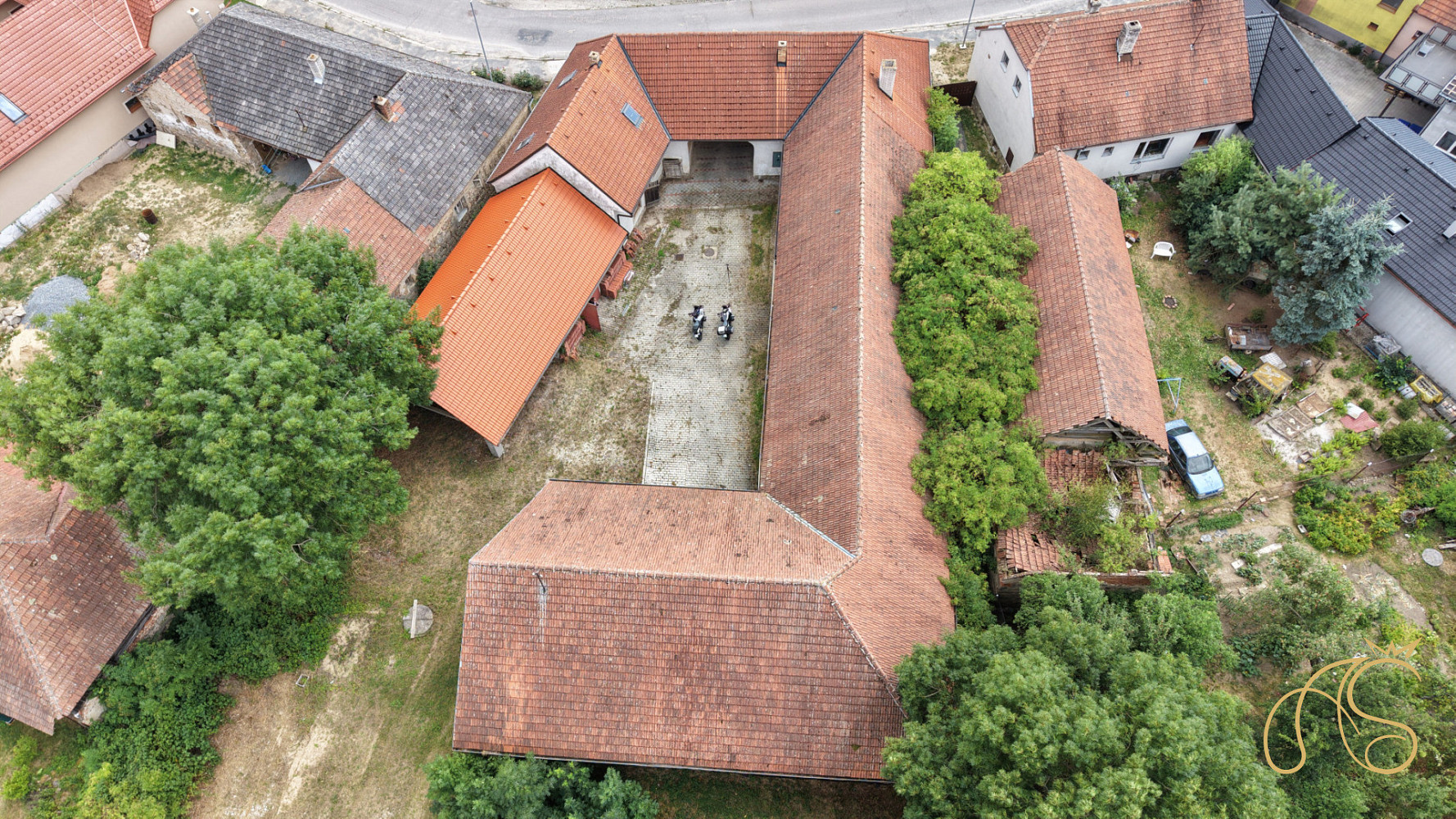 Prodej komerčního objektu (jiného typu) 678 m²