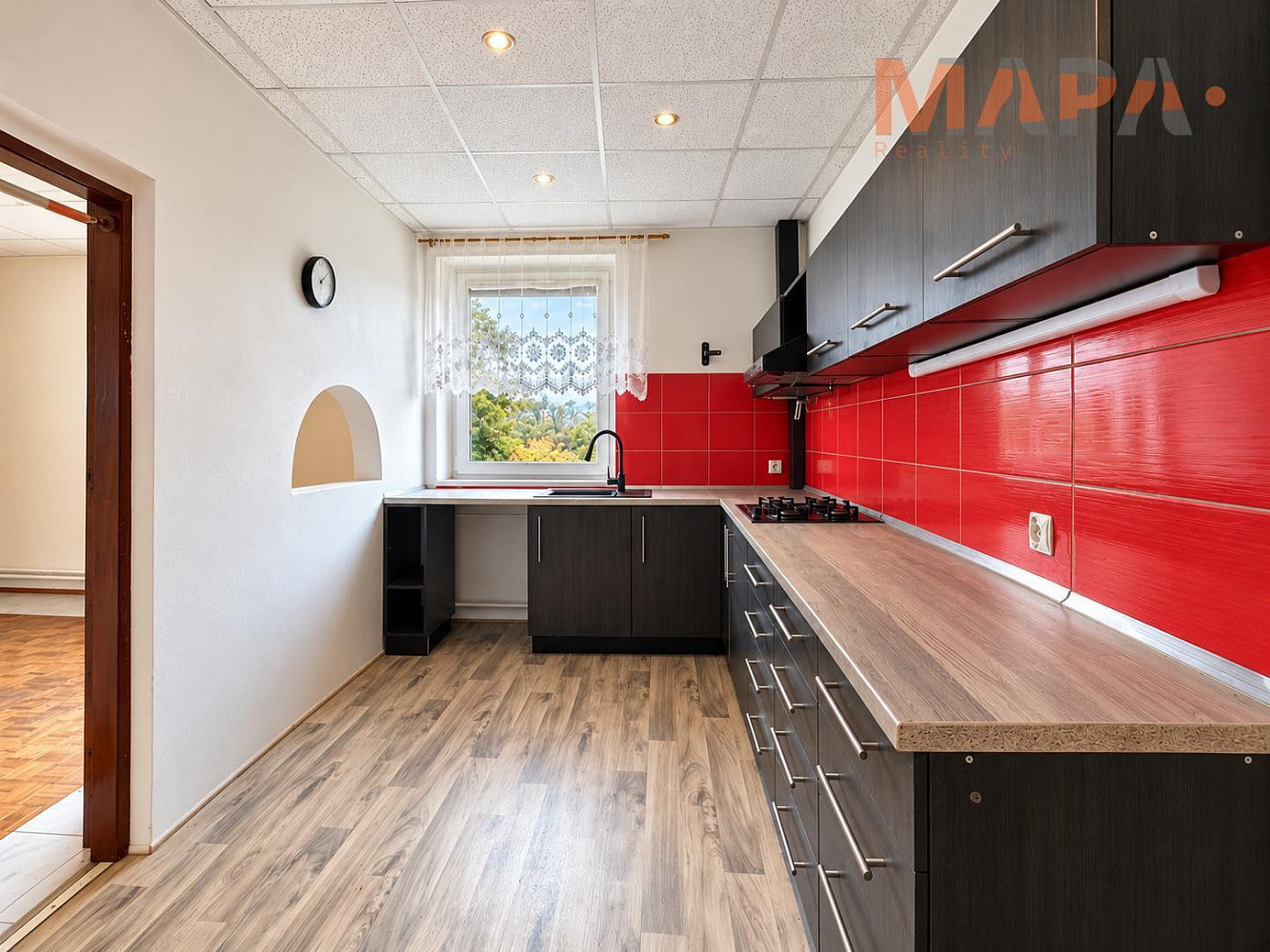 Prodej domu 306 m² s pozemkem 697 m² – fotografie 2