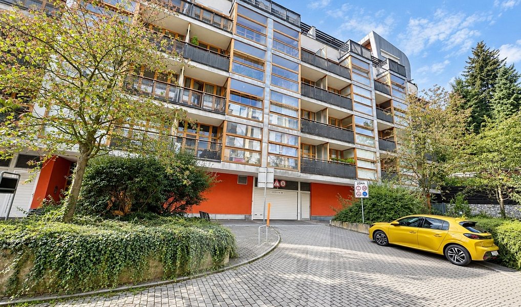 Pronájem bytu 1+kk 43 m², Praha – náhled fotky 12