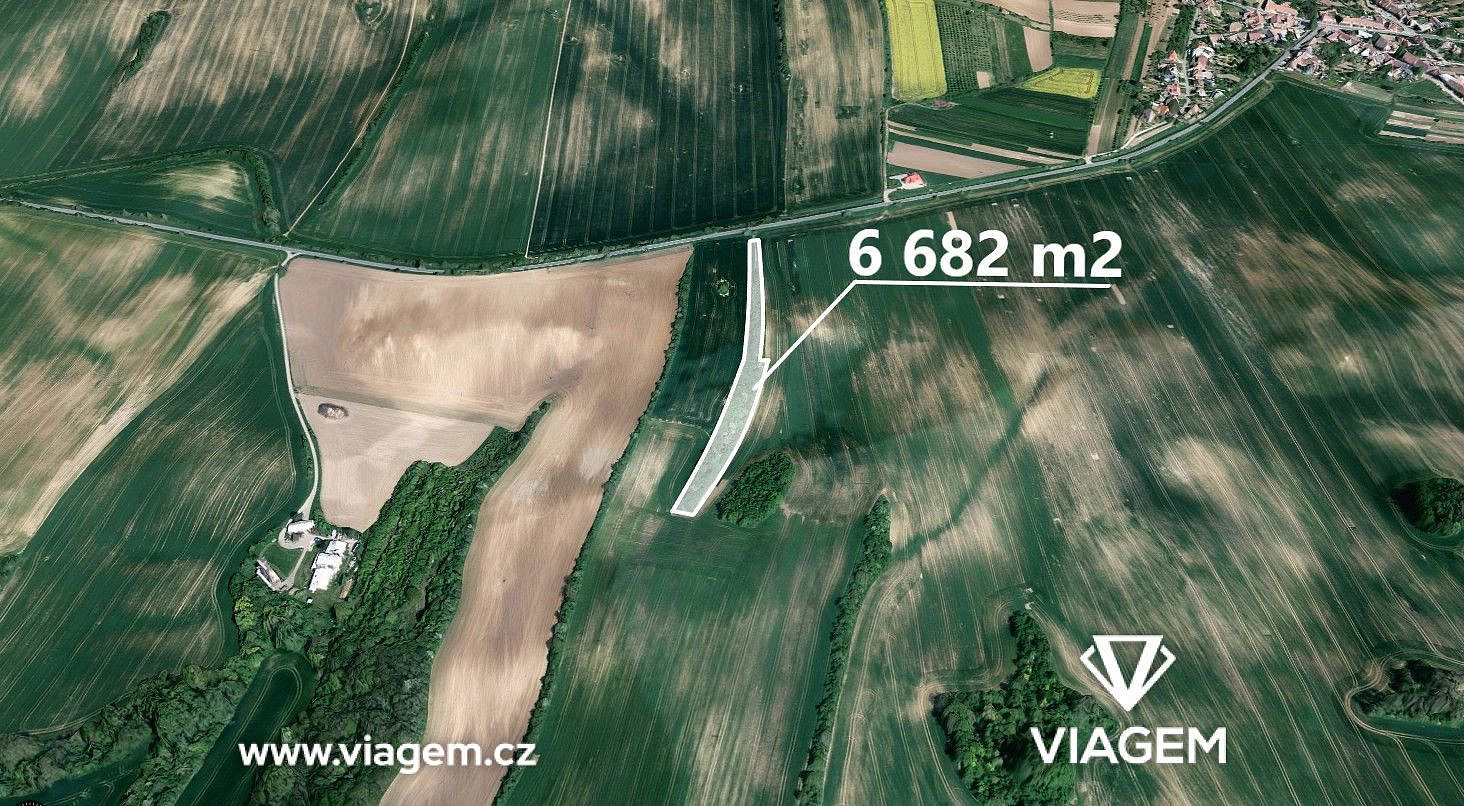 Prodej pole 5 011 m²