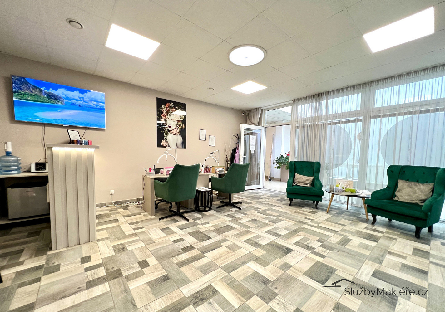 Pronájem komerčního objektu (jiného typu) 68 m² – fotografie 2