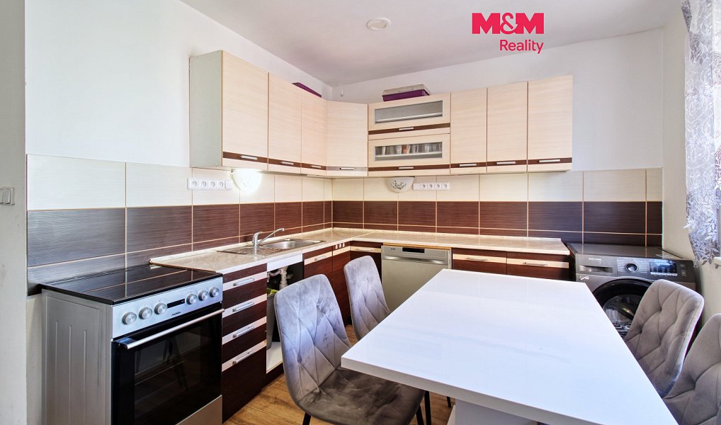 Prodej bytu 4+1 88 m², Jirkov – fotka 1 z 15