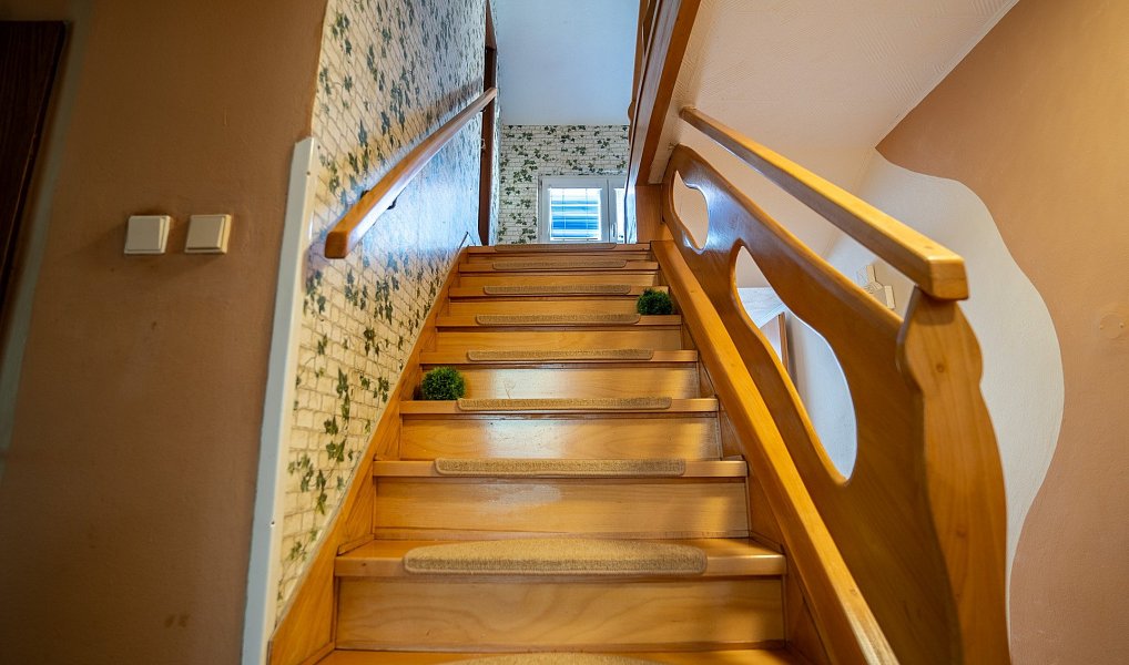 Prodej domu 180 m² s pozemkem 809 m², Hrochův Týnec – náhled fotky 18