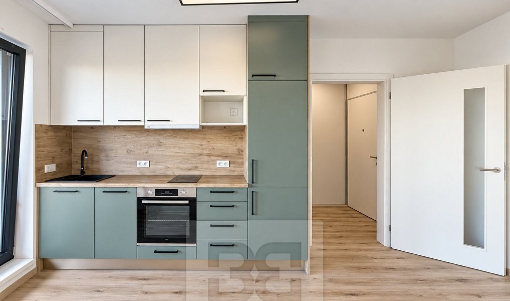 Pronájem bytu 1+kk 31 m², Praha – náhled fotky 2