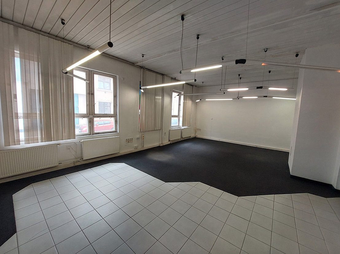 Pronájem obchodních prostor 53 m² – fotografie 2