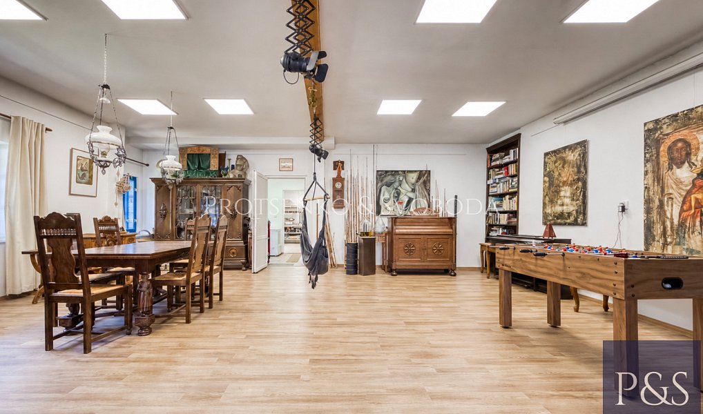 Prodej ubytovacího objektu 300 m², Lhenice – náhled fotky 27