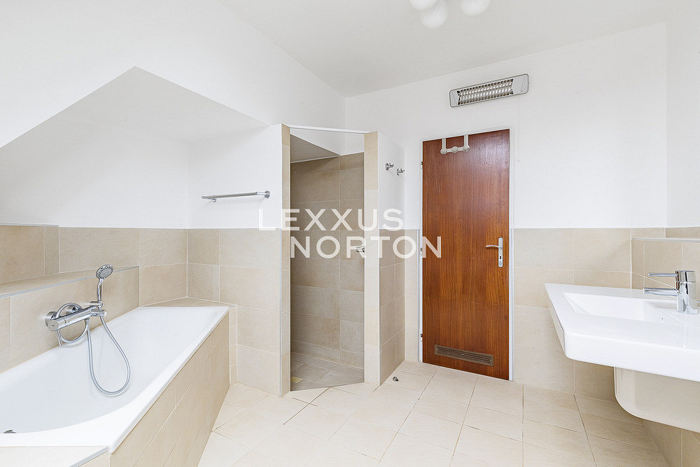 Pronájem domu 417 m² s pozemkem 1 263 m² – pohled 6