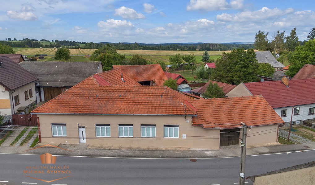 Prodej domu 200 m² s pozemkem 1 044 m², Újezd – náhled fotky 32