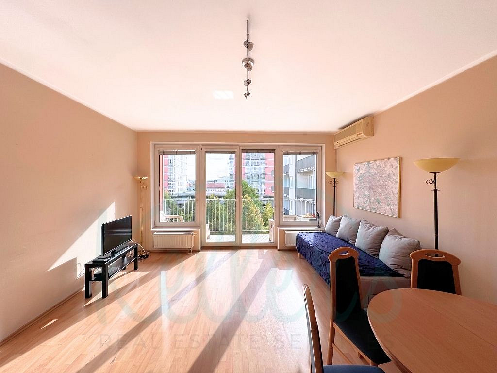 Pronájem bytu 2+kk 59 m² – fotografie 2