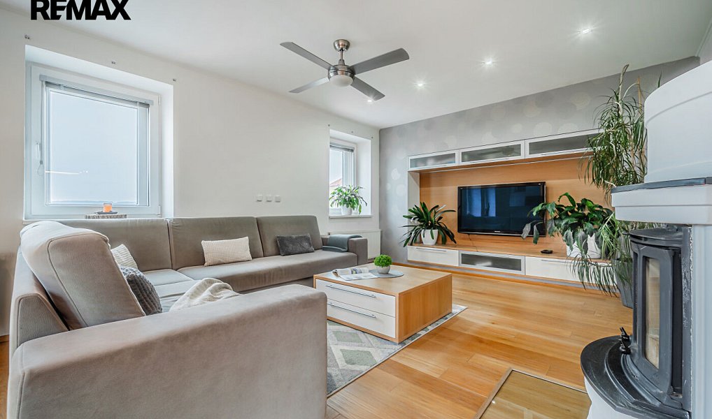 Prodej domu 165 m² s pozemkem 482 m², Kosmonosy – náhled fotky 2