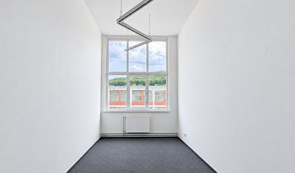 Pronájem kanceláře 23 m², Zlín – náhled fotky 3