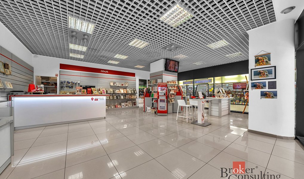Pronájem obchodních prostor 191 m², Hradec Králové – náhled fotky 2