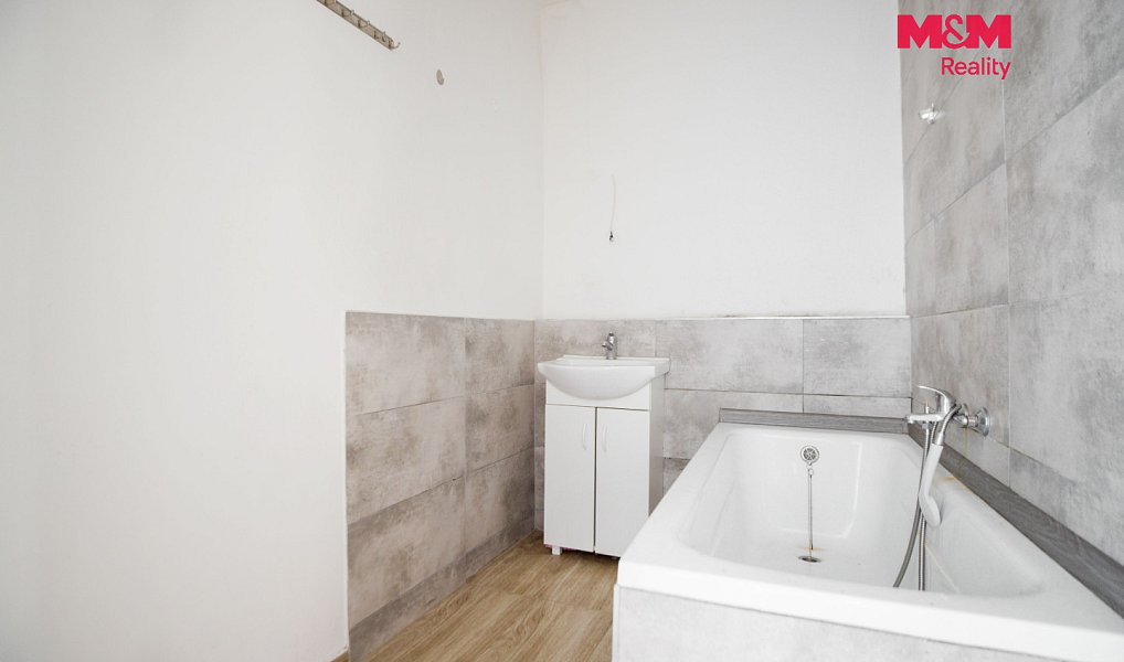 Prodej bytu 3+1 80 m², Chomutov – náhled fotky 3
