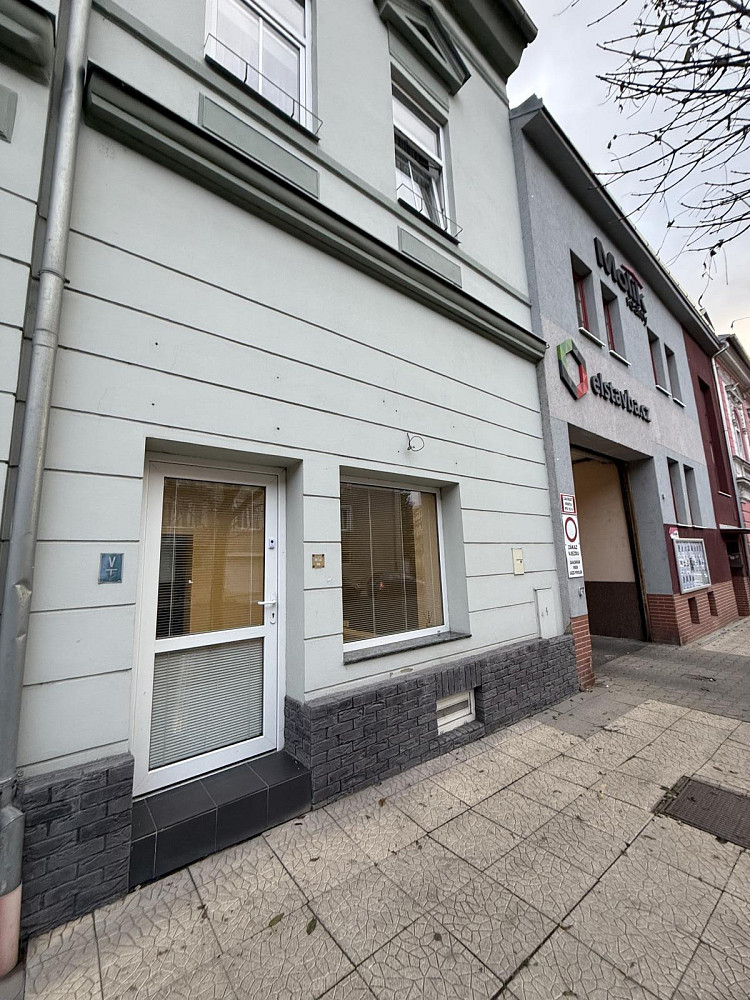 Pronájem kanceláře 48 m²
