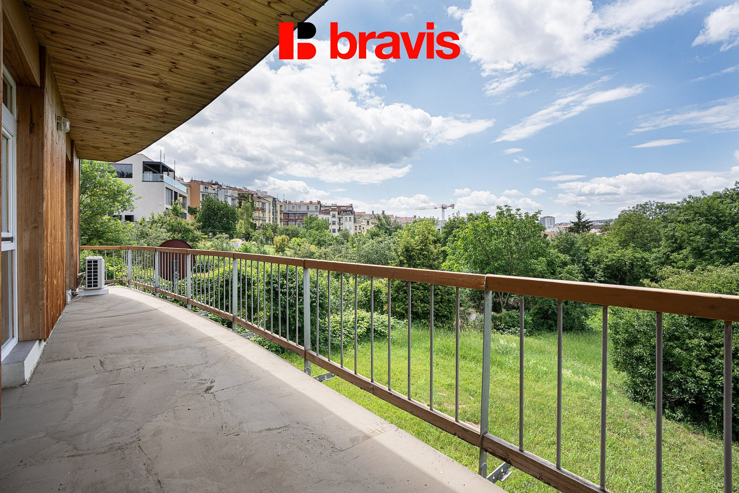 Pronájem bytu 5+kk 160 m² — photo 2