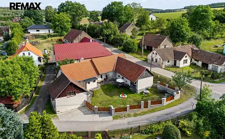 Prodej domu 250 m² s pozemkem 573 m², Postupice - Milovanice, okres Benešov