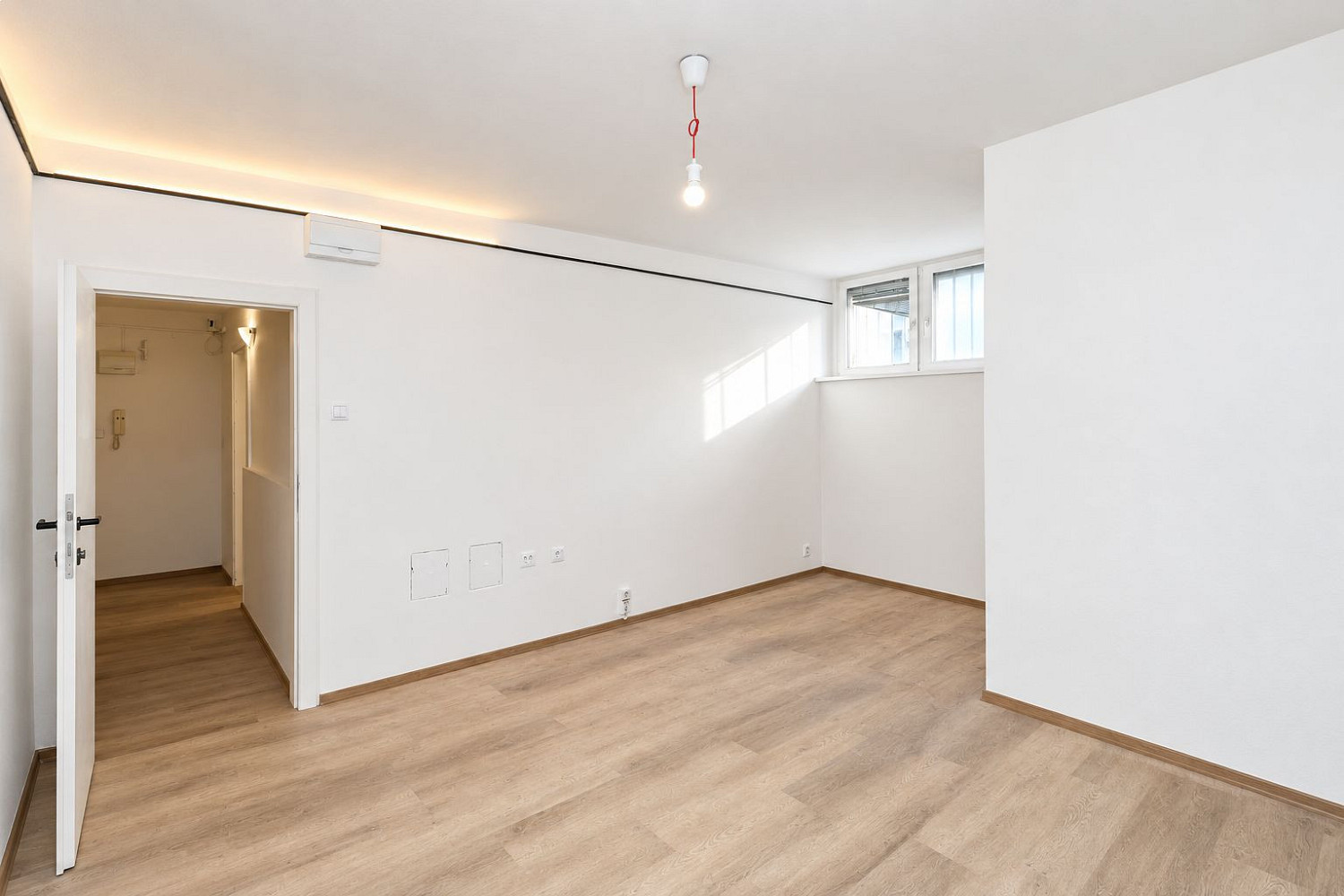 Pronájem bytu 2+1 49 m² – fotografie 4