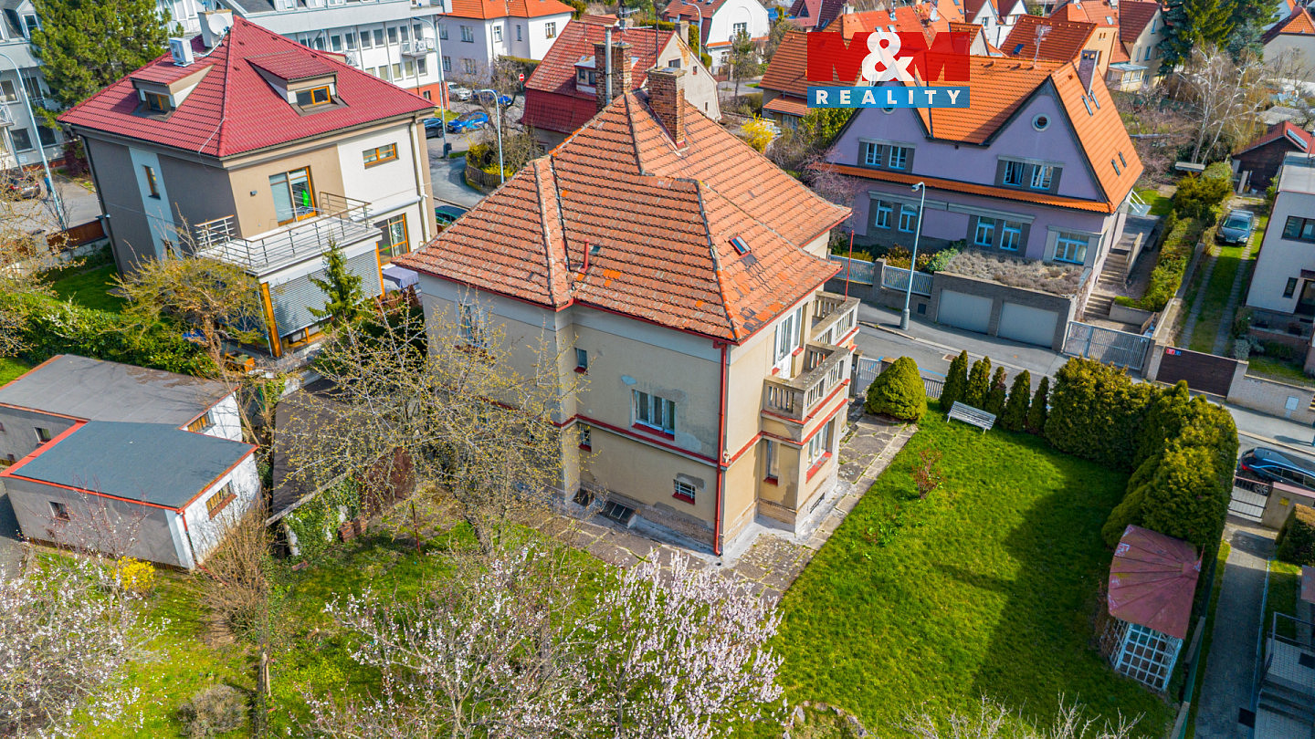 Prodej domu 300 m² s pozemkem 888 m²