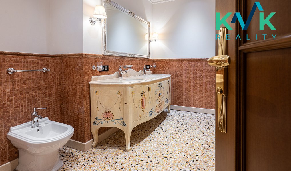 Prodej bytu 6+kk 252 m², Karlovy Vary – náhled fotky 15