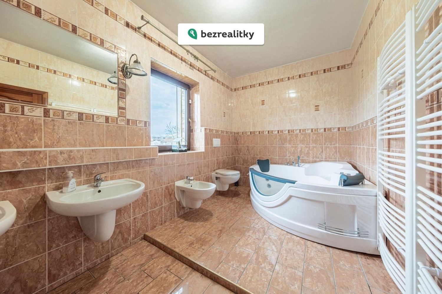 Prodej domu 172 m² s pozemkem 617 m² – pohled 6