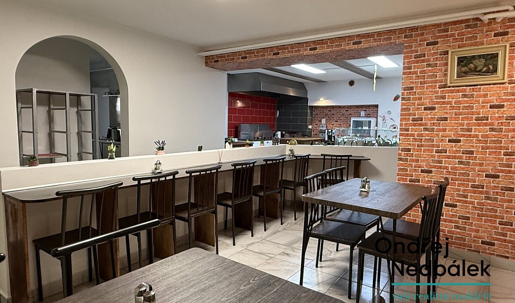 Pronájem restaurace 135 m², Vsetín – náhled fotky 2