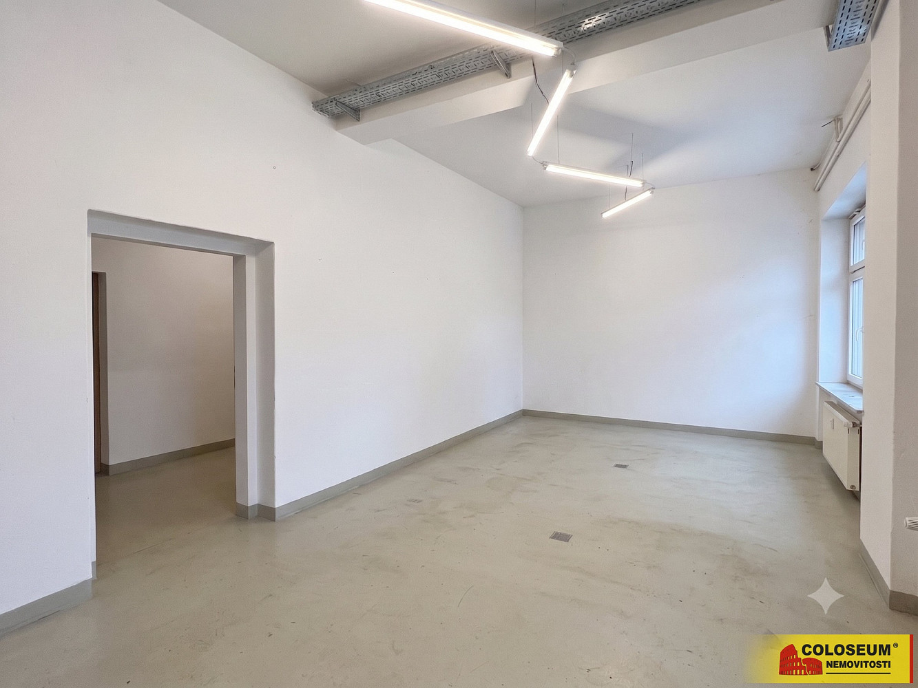 Pronájem skladovacích prostor 240 m² – fotografie 3