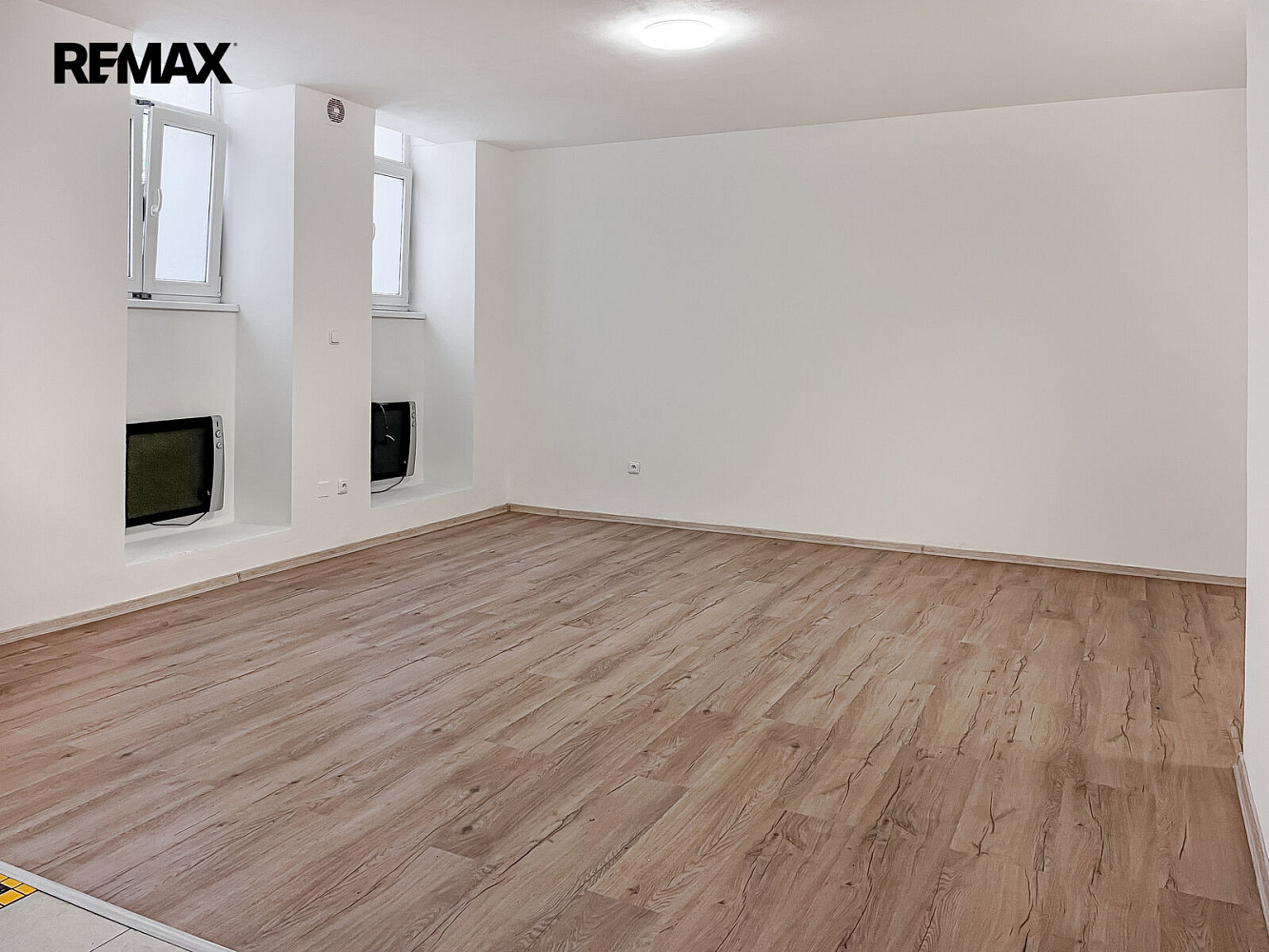 Prodej komerčního objektu (jiného typu) 37 m²