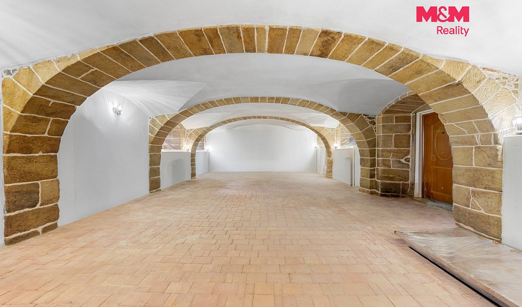 Prodej ubytovacího objektu 550 m², Benešov nad Ploučnicí – náhled fotky 3